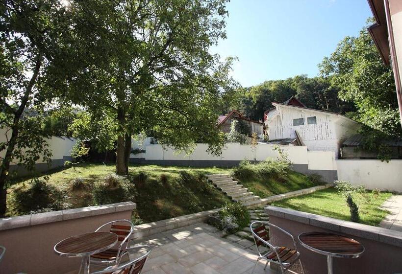 经济型工作室, Studio Apartcity