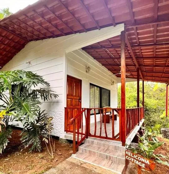 1ベッドルームハウス, Blue Banyan Inn