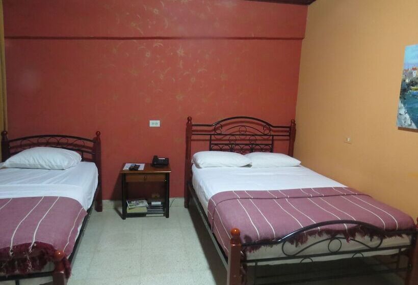 غرفة قياسية ثلاثية, Hostal Cocos Inn