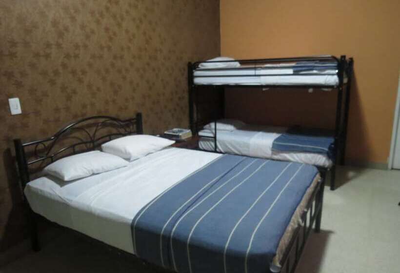 غرفة قياسية ثلاثية, Hostal Cocos Inn