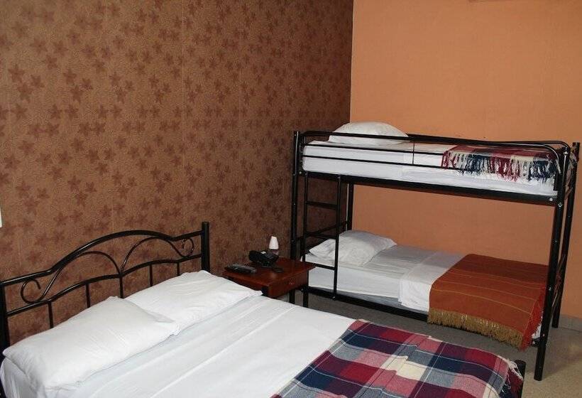 Четырехместный Номер Стандарт, Hostal Cocos Inn