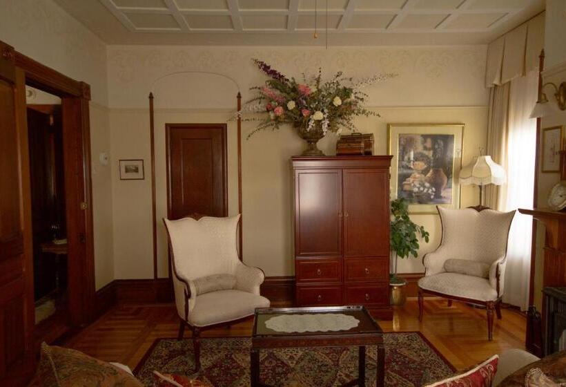 Люкс с гидромассажем, Victoria's Historic Inn