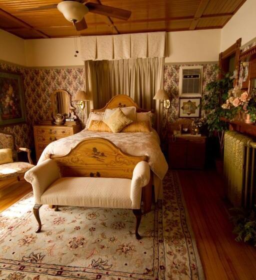 סוויטה עם ג'קוזי, Victoria's Historic Inn