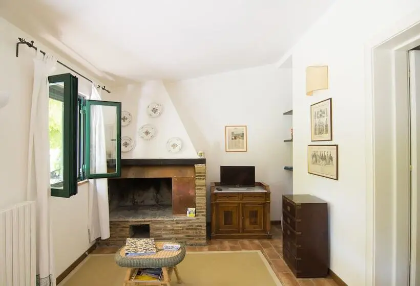 プールビューの２ベッドルームアパート, Agriturismo La Montagnola