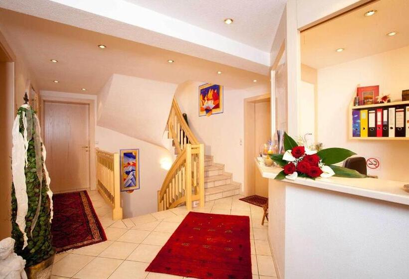 带阳台两卧公寓, Ferienresidenz La Vita