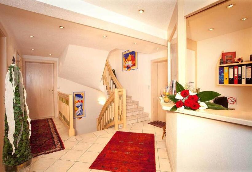 带阳台两卧公寓, Ferienresidenz La Vita