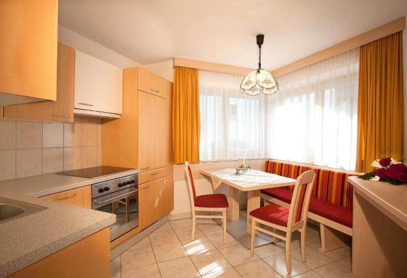 带阳台两卧公寓, Ferienresidenz La Vita