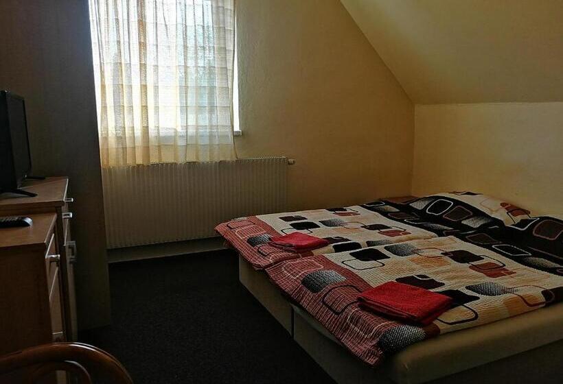 スタンダードルーム, Privat Bohemia