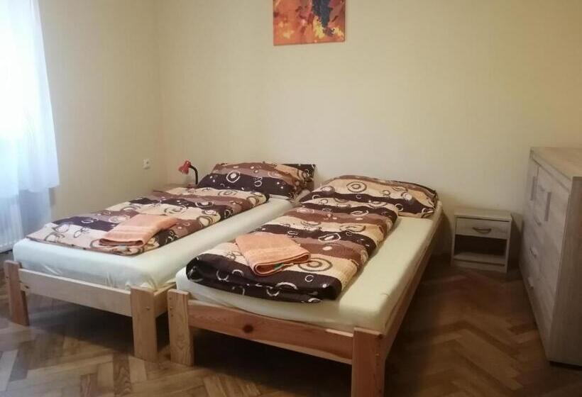 スタンダードルーム, Privat Bohemia