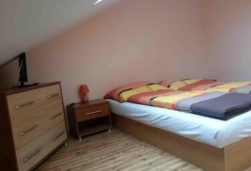 スタンダード4人部屋, Privat Bohemia