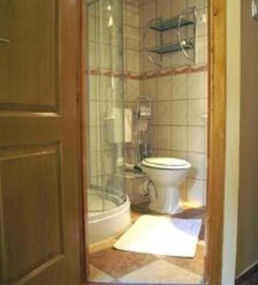 펜트하우스 룸, Turul étterem és Panzió