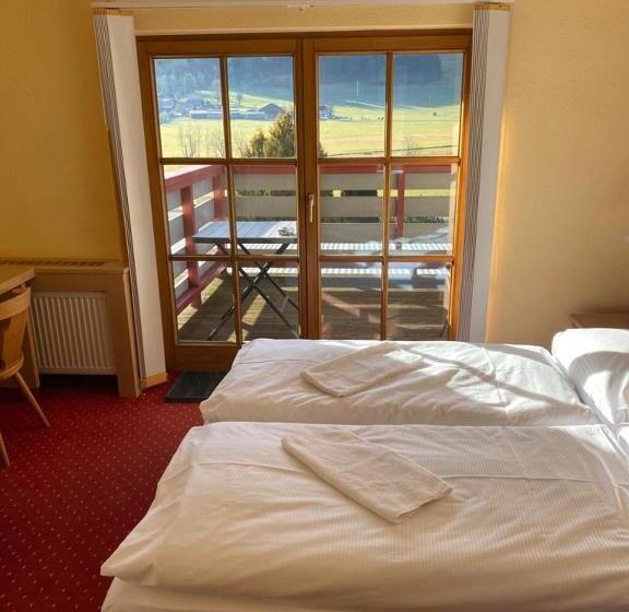 Quarto Estandar com Sacada, Landhotel Alte Post