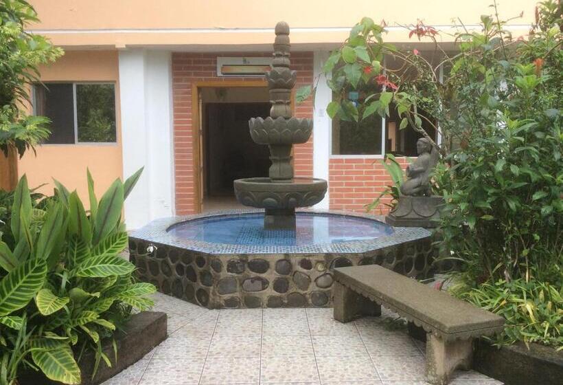 Családi Szoba, Mindo Real