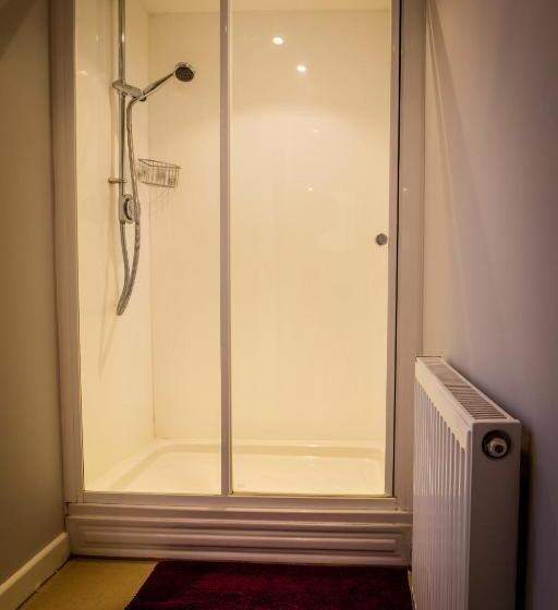 غرفة قياسية, The Darnley Arms