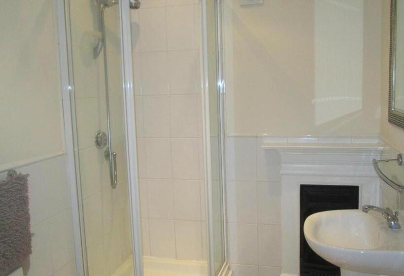 スタンダードルーム, The Half Moon Inn