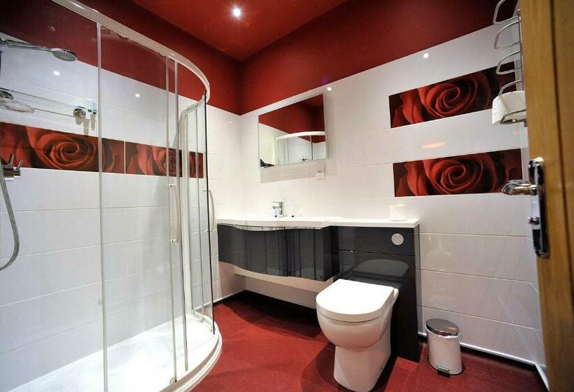 غرفة قياسية, The Pilot Inn