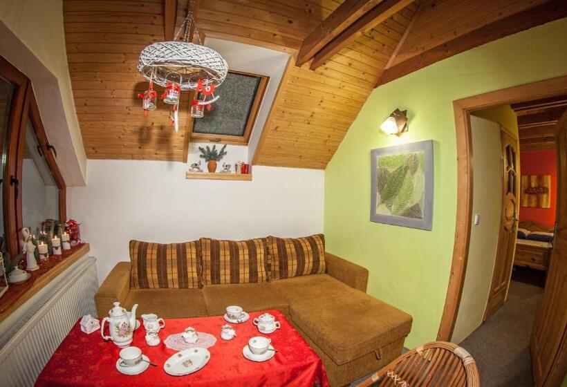 Апартаменты Superior 2 Спальни, Holiday Resort švárny