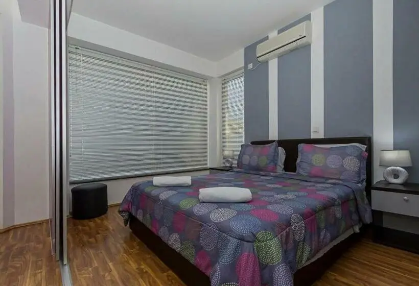 Studio Standard avec Balcon, Dj Apartments Plus