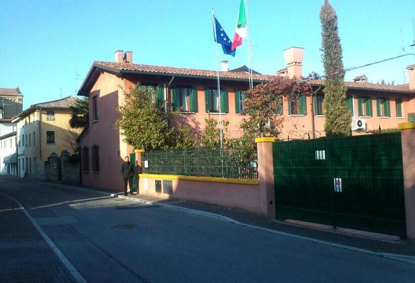 标准间, Dreon B&b