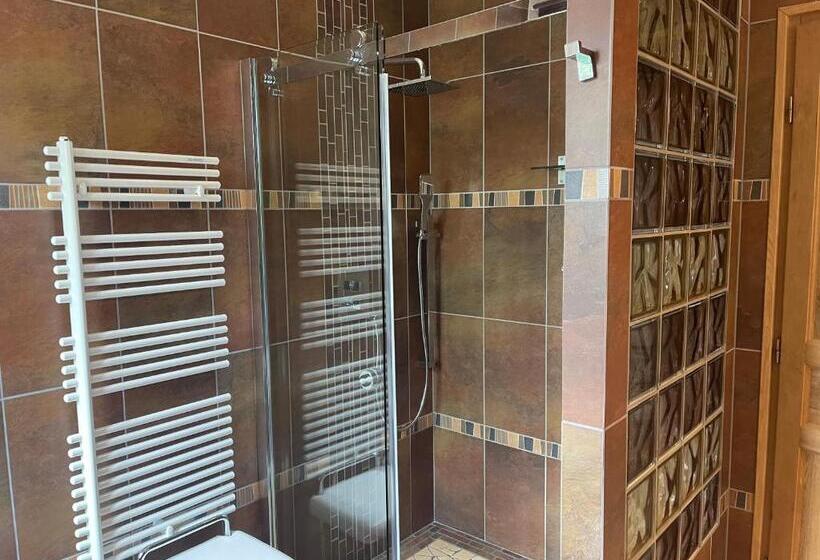 جناح ديلوكس غرفتين نوم, Gites Du Caylar   Chambres Et Appartments