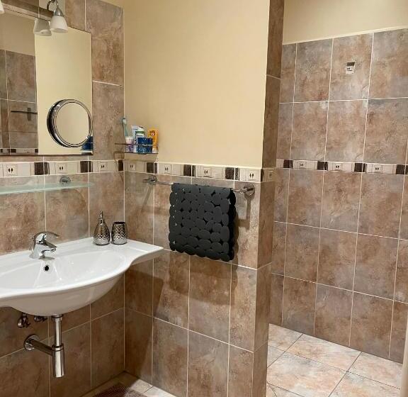 شقة غرفة نوم واحدة بالطابق الأرضى, Gites Du Caylar   Chambres Et Appartments