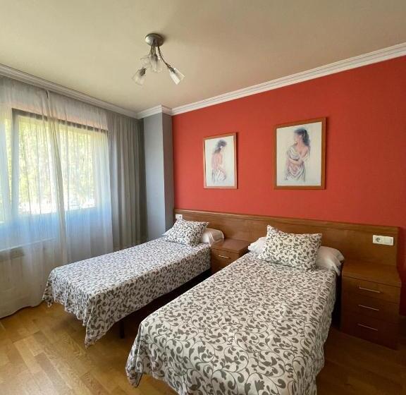 اتاق استاندارد, Hostal Santiago 2