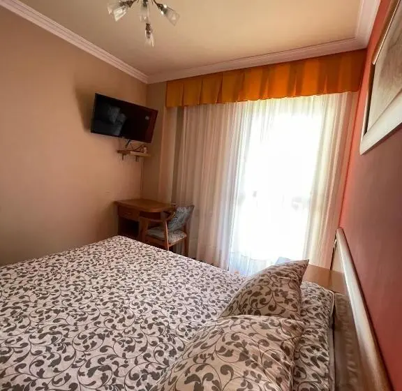 اتاق استاندارد یک نفره, Hostal Santiago 2