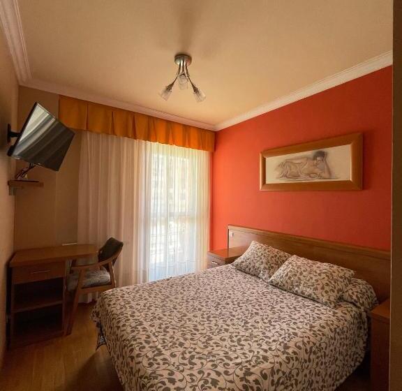اتاق استاندارد یک نفره, Hostal Santiago 2