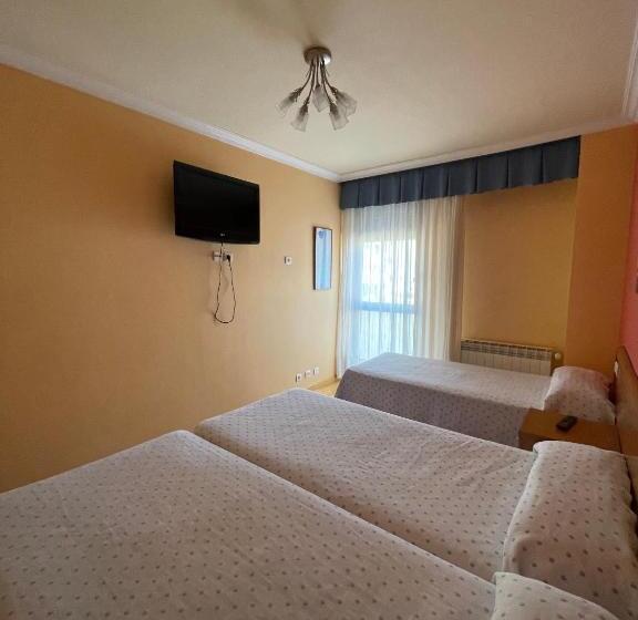 اتاق استاندارد سه نفره, Hostal Santiago 2