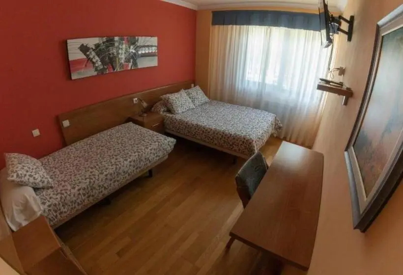 اتاق خانوادگی, Hostal Santiago 2