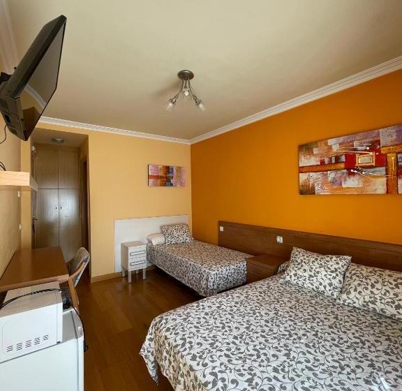 اتاق خانوادگی, Hostal Santiago 2