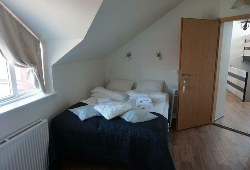 اتاق استاندارد, Skorrahestar