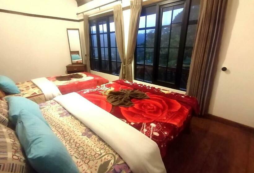 디럭스 트리플 룸, Chez Allen