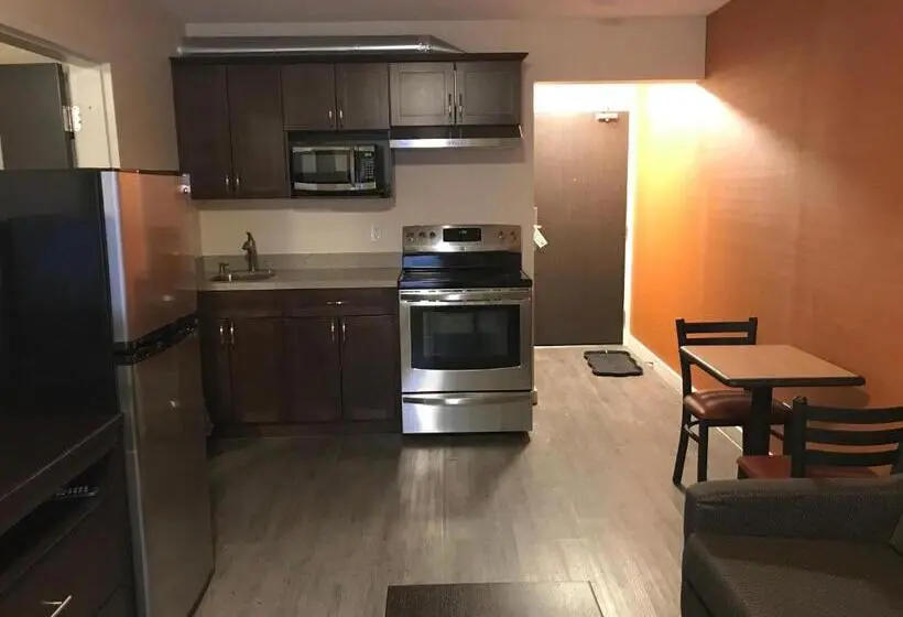 スイート, Bay Hill Inns & Suites