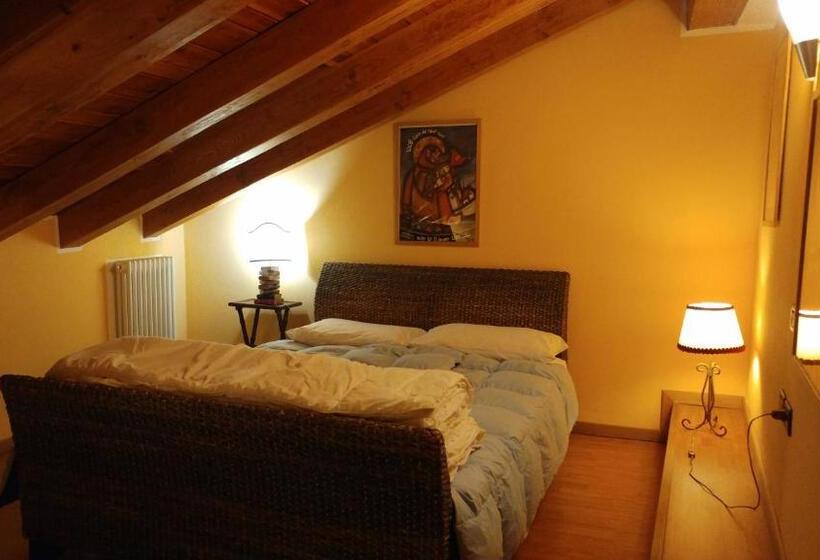 اتاق دوبلکس, Casa De Giorgis