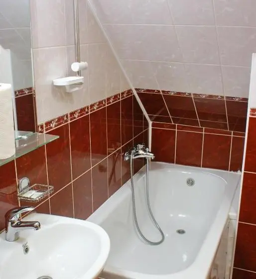 اتاق استاندارد سه نفره, Guest House Villa Mir