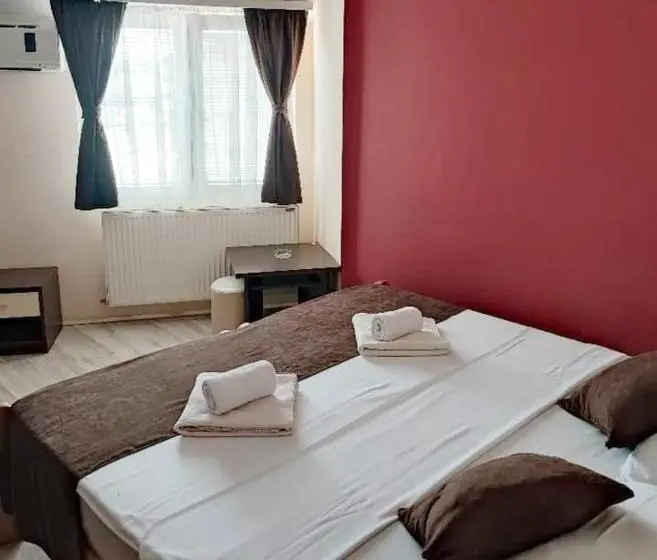 اتاق استاندارد سه نفره, Guest House Villa Mir