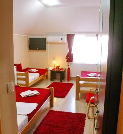 اتاق استاندارد چهار تخته, Guest House Villa Mir