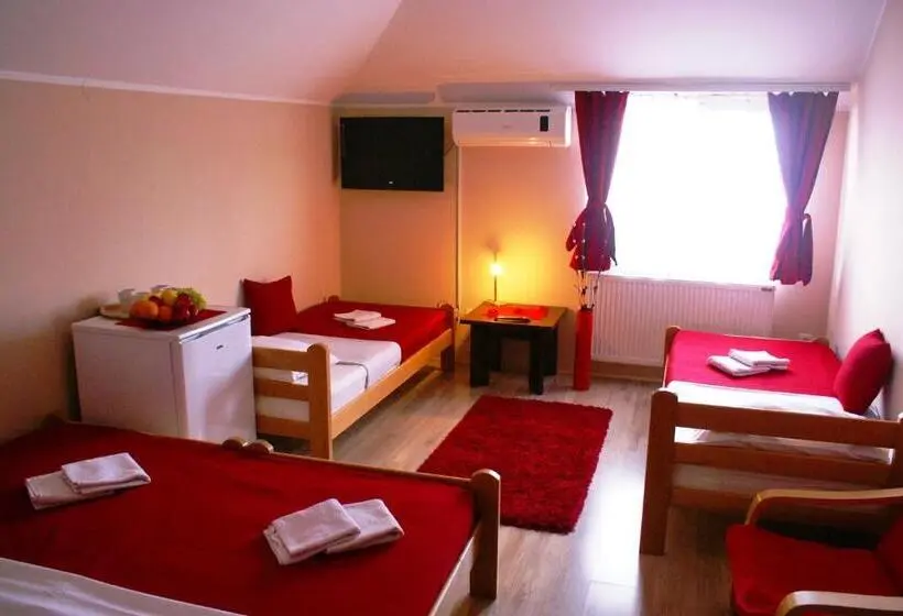 اتاق استاندارد چهار تخته, Guest House Villa Mir