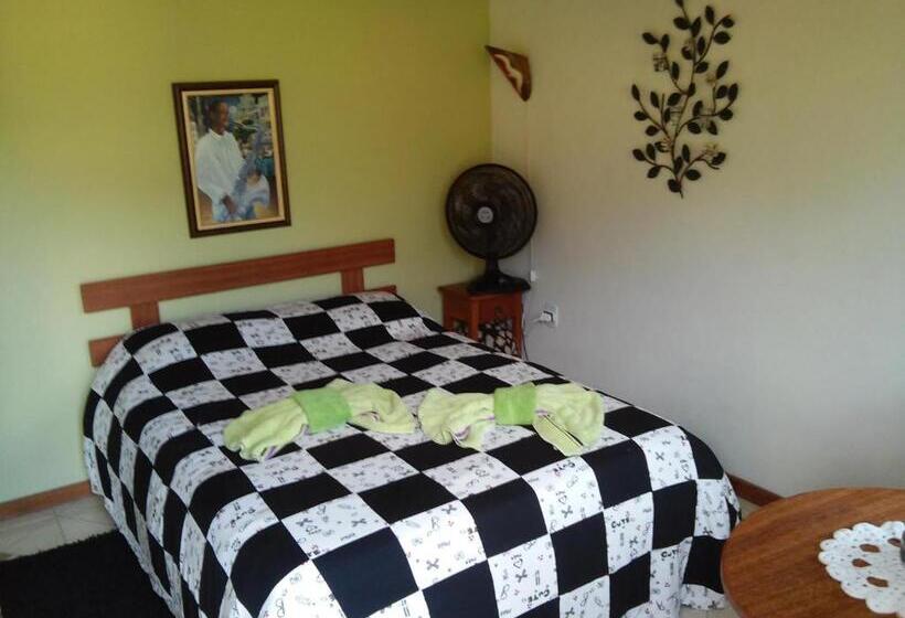 غرفة قياسية ثلاثية, Hospedaria Bela Vista Do Vale