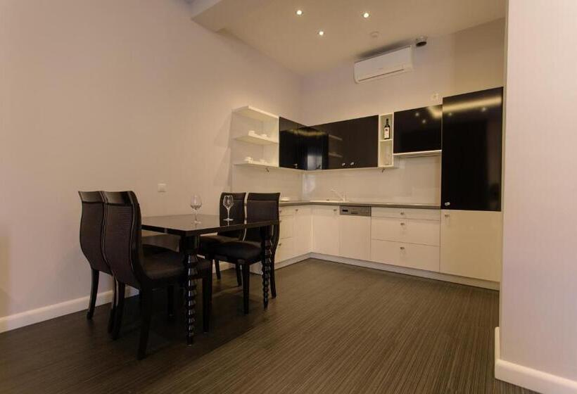 Family Suite, Ankavi