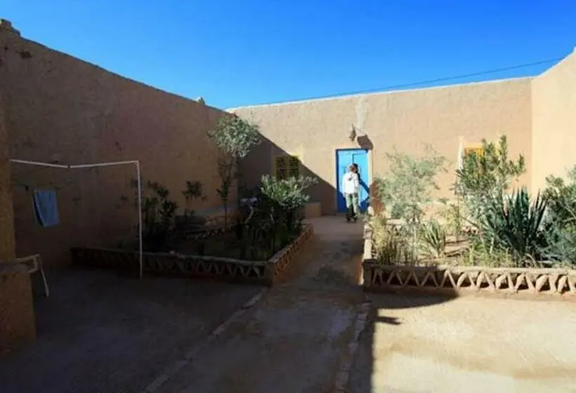 Talo 2 Makuuhuonetta, Auberge Chez Julia