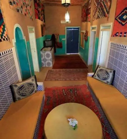 Talo 2 Makuuhuonetta, Auberge Chez Julia