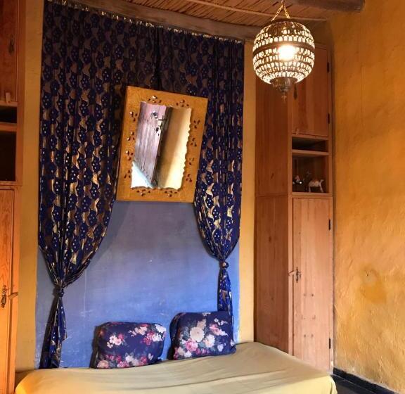 이코노미 룸, Auberge Chez Julia