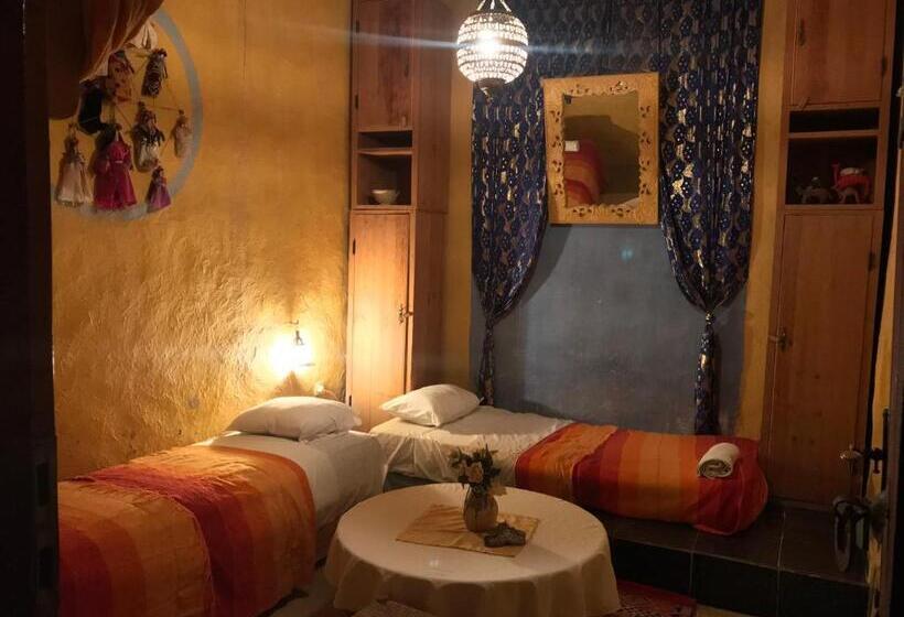 اتاق اکونومی, Auberge Chez Julia