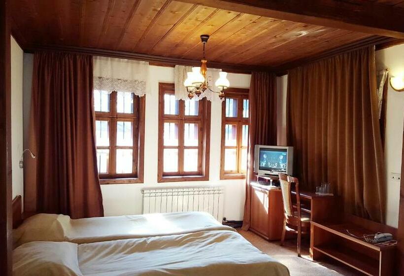 スタンダードトリプルルーム, Chakarova Guest House