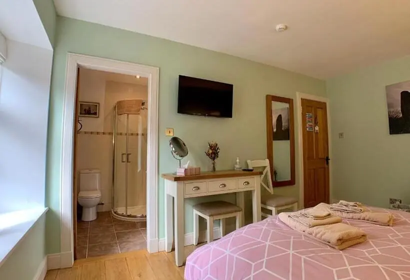 スタンダードルーム, Ewich House B&b