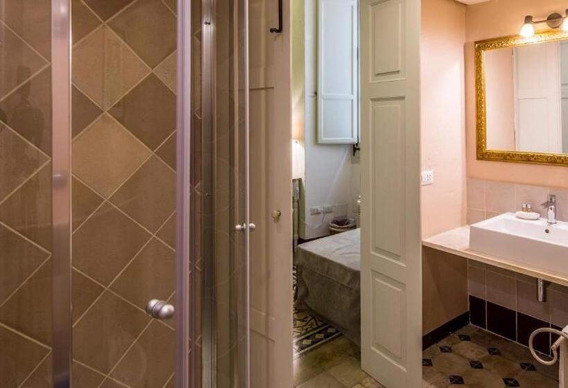 اتاق استاندارد, Relais Santa Croce