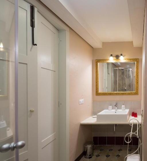 اتاق استاندارد, Relais Santa Croce