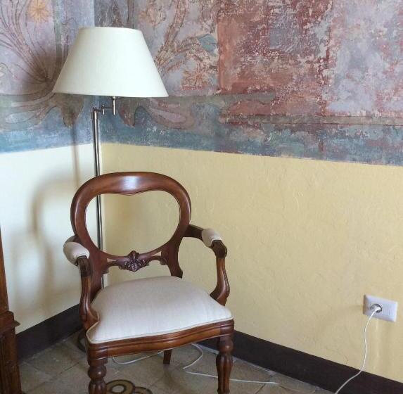 سوییت با چشم‌انداز دریا, Relais Santa Croce